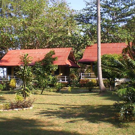 Sukorn Andaman Beach Resort Ko Sukon Eksteriør bilde